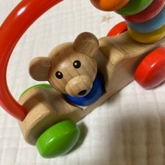 ほぼ未使用✨美品✨知育玩具　木製クマのラトルおもちゃの画像