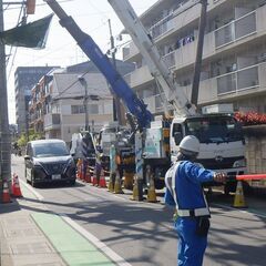 【福岡市中央区】【昼勤務】　今だけ！入社祝い金支給♪働き方自由自在★週2日～OKの交通誘導　　　大型案件をお任せいただくことになり、新メンバーを大募集！10名積極採用中です♪面接交通費を一律500円支給！先輩隊員さんは日給とは別に平均2500円から3000円手当を毎回稼いでます！がっつり稼げるのが自慢です☆の画像