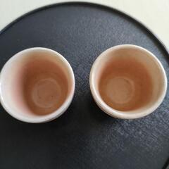 萩焼　鶴と松模様の陶器製お猪口2個セットの画像