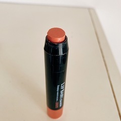 色付きリップクリームの画像