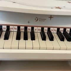 コストコ　ミニピアノ　ピアノの画像