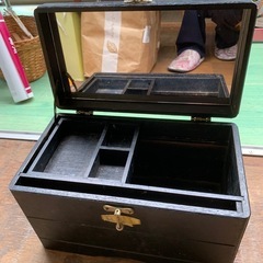 木製ケース、鏡付き　化粧ボックス