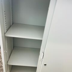 ローキャビネット（天板付き：鍵付き）の画像