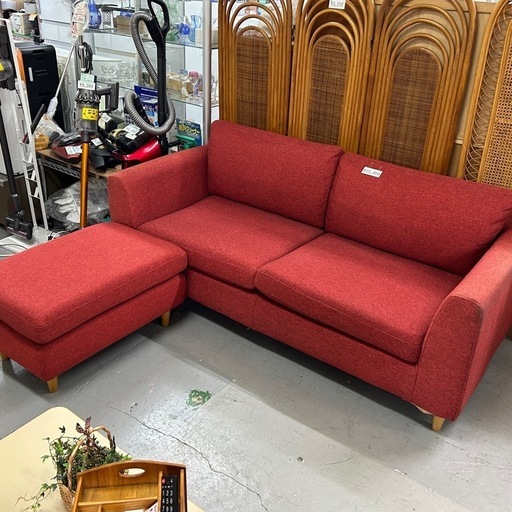 オットマン付きのゆったりソファ