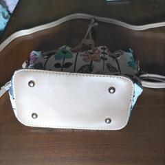 お花の可愛いバック（新品）の画像