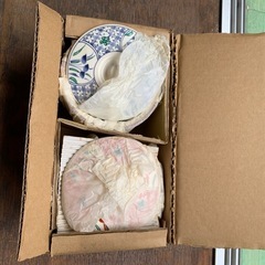 食器セット　入れ物の画像