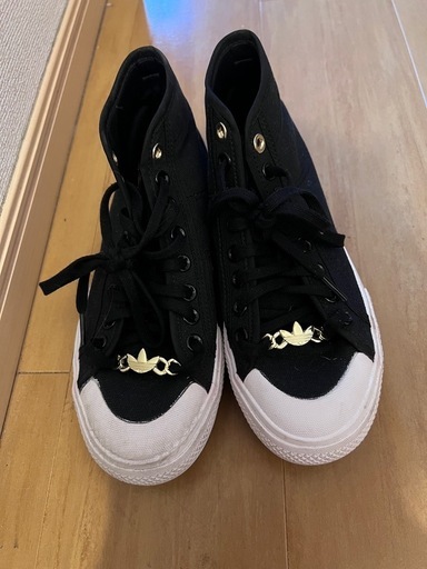 adidas ニッツァトレック厚底スニーカー