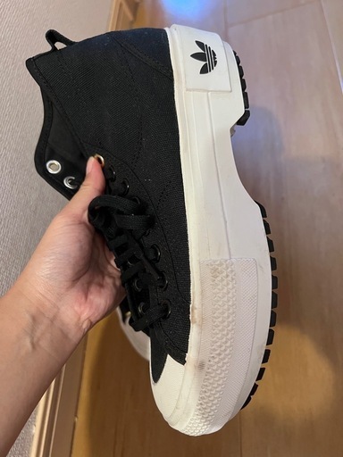 adidas ニッツァトレック厚底スニーカー