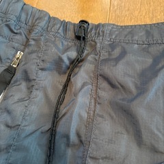 ハーフパンツ　薄手　紺色の画像