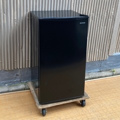 アイリスオーヤマ　93L1ドア冷蔵庫　IRJD9A-Bの画像