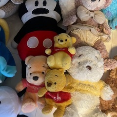 ディズニーぬいぐるみとその友達の画像