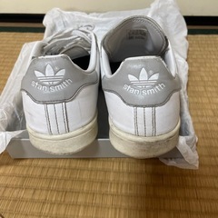 ⑥スタン・スミス スニーカーの画像