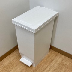 ニトリ　ペダルペール　ホワイト