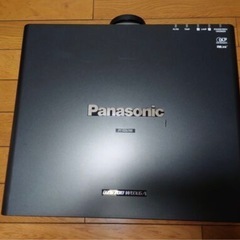 業務用プロジェクター　パナソニックPT-DZ6700