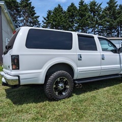 FORD EXCURSION エクスカージョン　4WD ガソリン車　6800ccの画像
