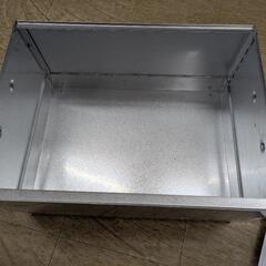 新品未開封☆DCM フタ付き収納コンテナ　鉄製　52.5×39×27の画像