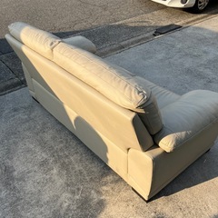 🉐🛋️本革ソファ　三人掛け　二人掛け　3人掛け　二人掛け　ソファー　ベージュ　家具【よこ200奥90座面高35】の画像