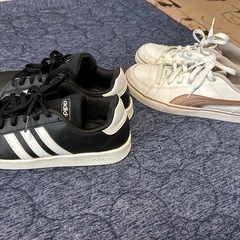 adidasスニーカー、PUMAスニーカーの画像