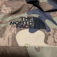 THE NORTH FACE カモフラ　ジャケットの画像