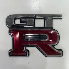 日産スカイラインGT-R純正エンブレムの画像