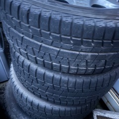 スタッドレスタイヤ 215/45 R17 4本セットの画像