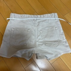 ユニクロ　ショートパンツ　58.5センチの画像