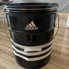 adidas 塗装用バケット 黒 ストライプ