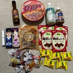 食品　カップ麺　ジュース　お菓子