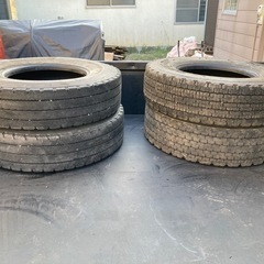 4トン　トラック タイヤ　225/90R17.5 4本