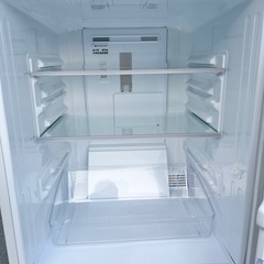 美品■シャープ 2ドア冷凍冷蔵庫 137L 2019年製■SHARP SJ-D14E-W 単身向け2ドア冷蔵庫■つけかえどっちもドア 霜取り不要 1人用 白ホワイト系の画像
