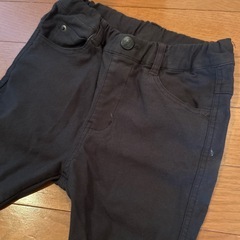 140 ズボンの画像