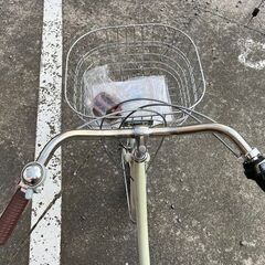 シティサイクル新車！　CARACOL（カラコル）24インチ　 アイボリー　LEDオートライト６速の画像