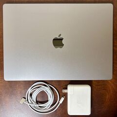 高スペック✨ MacBook Pro 2021/M1/1TBストレージ/16GBメモリ（画面フィルムとカバーケース付き）の画像