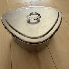 【決定】蓋付き三角コーナー中古