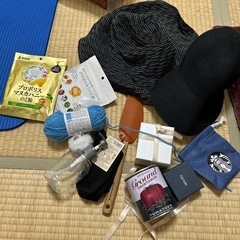 女性用帽子、のど飴、いろいろ