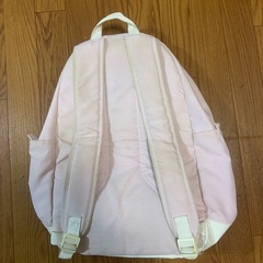 adidasリュック　薄ピンク
の画像