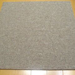 日本製タイルカーペット厚み6.5㎜・1枚２１０円・在庫１１０枚（...