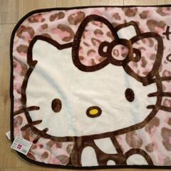 新品★ハローキティ　フワフワひざ掛けの画像