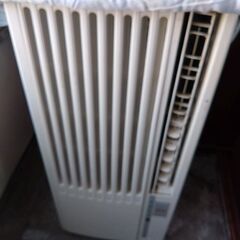 受け渡し予定者決まりました。窓枠あります　Haier　窓用エアコ...