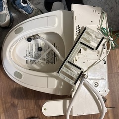東芝ウオッシュレット温水洗浄便座の画像