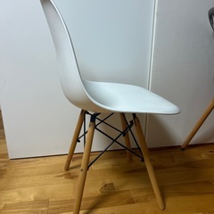 イームズ　チェアの画像