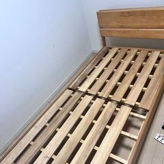 ベッドフレームの画像