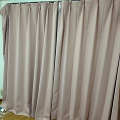 カーテン　2組　の画像