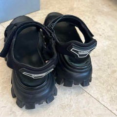 PRADA サンダル　23.5㎝
の画像