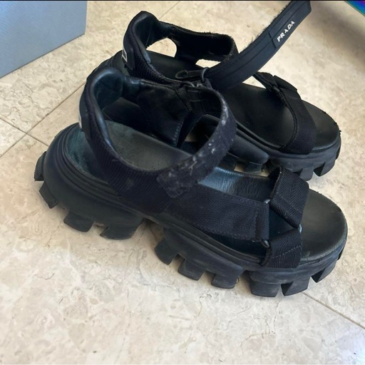 PRADA サンダル　23.5㎝
