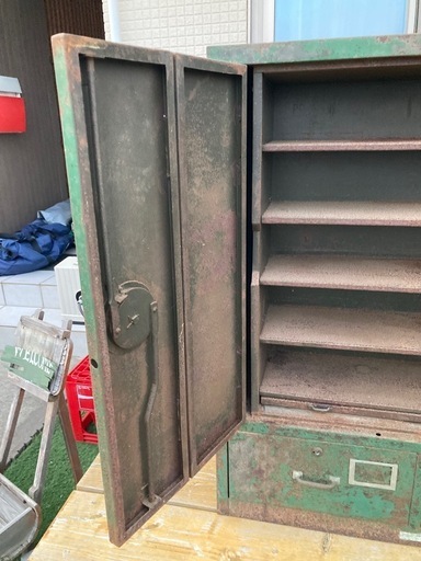 ヴィンテージ インダストリアル スチール キャビネットシャビー