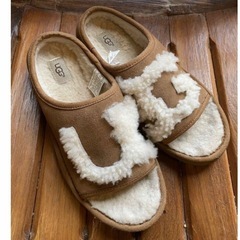 ugg サンダルの画像