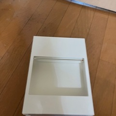 おしゃれなコロコロ収納スタンド　山崎実業(Yamazaki) カーペットクリーナースタンド ホワイトの画像