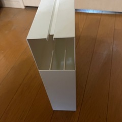 おしゃれなコロコロ収納スタンド　山崎実業(Yamazaki) カーペットクリーナースタンド ホワイトの画像
