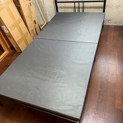 ベッドの骨組み部分